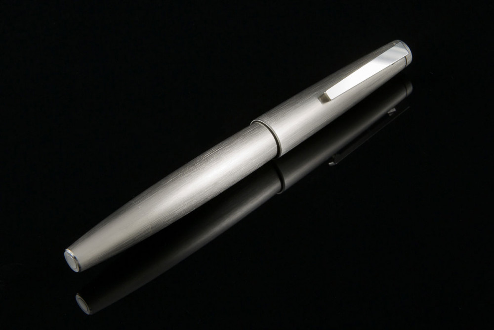 Перьевая ручка Lamy 2000 Brushed Stainless Steel, артикул 4029585. Фото 6