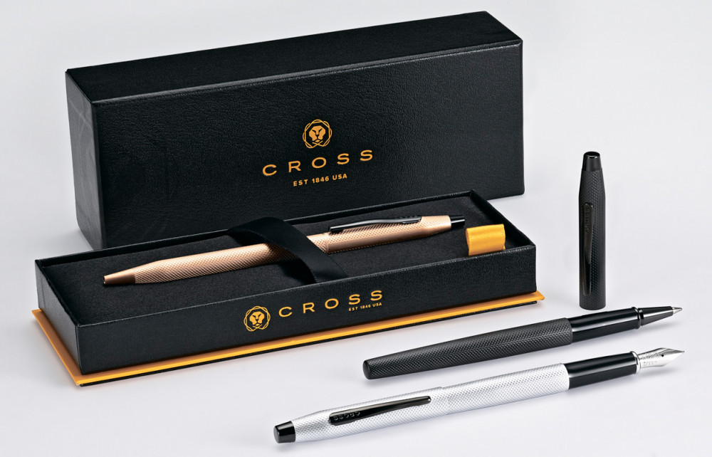 Ручка-роллер Cross Century Classic Brushed Black PVD, артикул AT0085-122. Фото 5