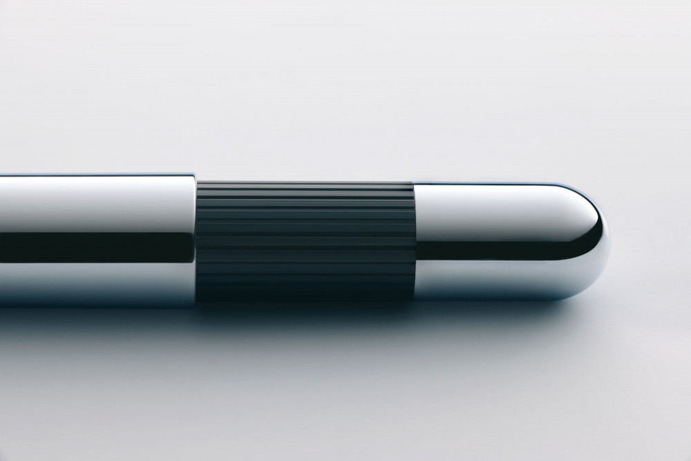 Шариковая ручка Lamy Pico Polished Chrome, артикул 4001041. Фото 4