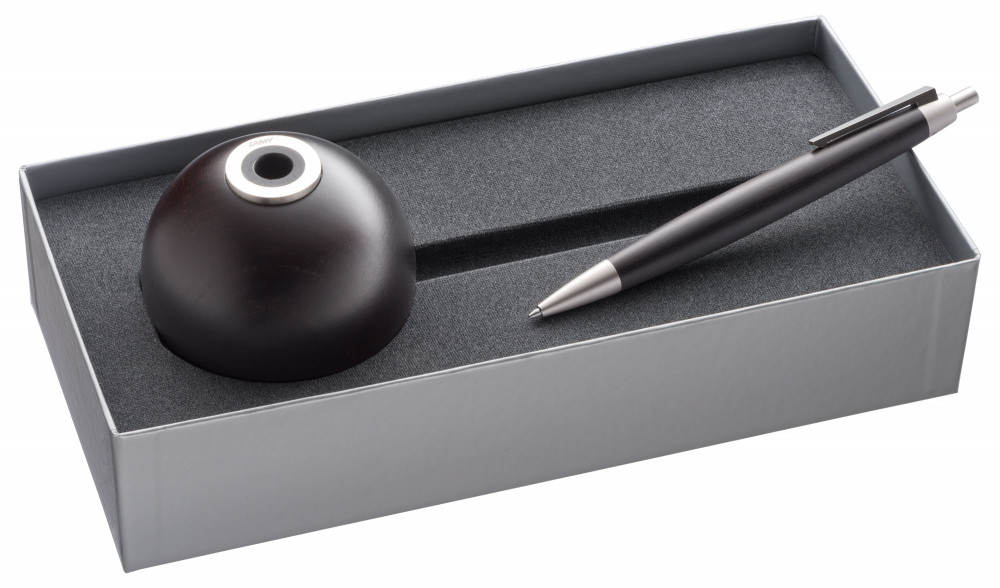 Подарочный набор Lamy 2000: шариковая ручка Black Wood с подставкой, артикул 1629631. Фото 1