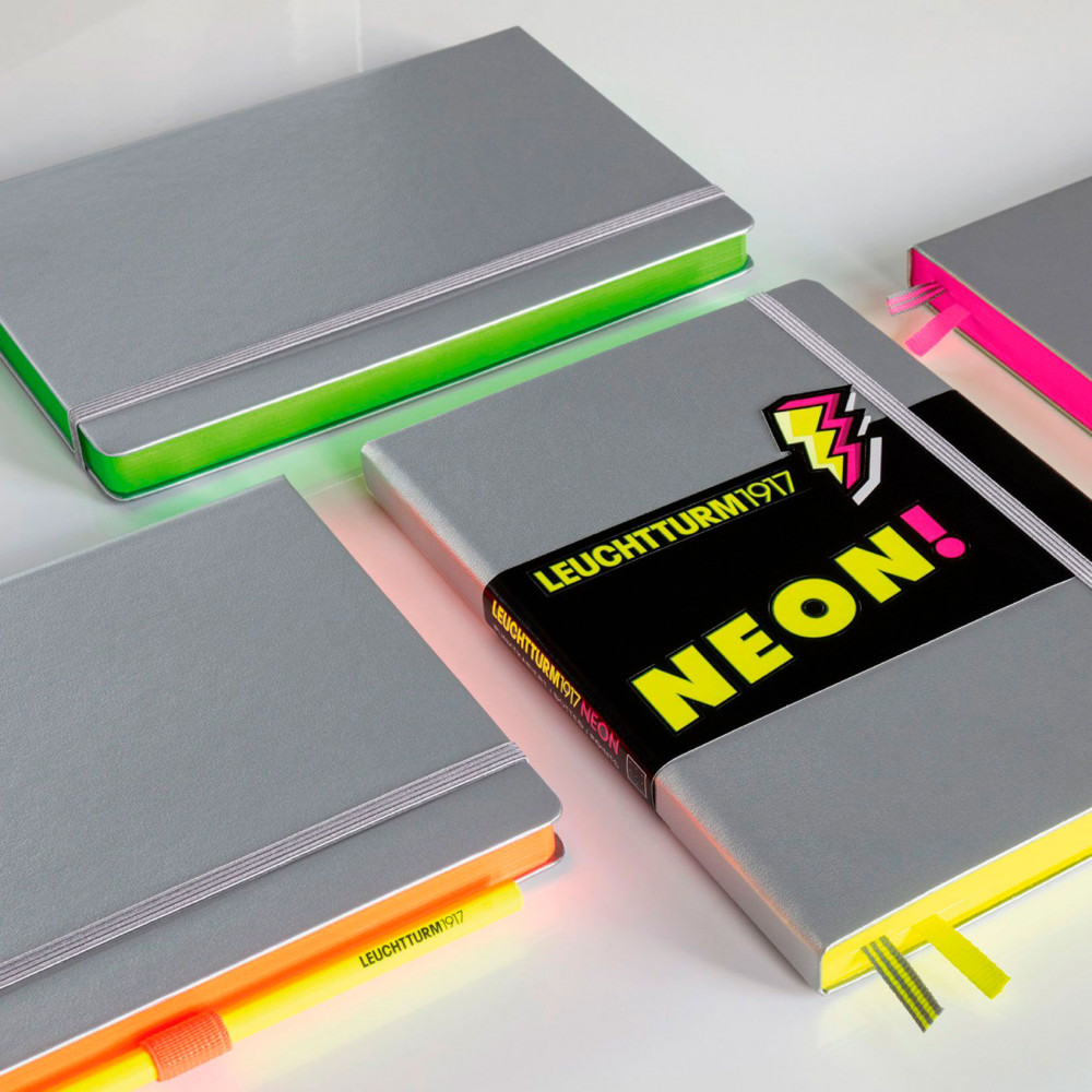 Записная книжка Leuchtturm Limited Editon Neon! A5 Silver/Yellow (в точку), артикул 361389. Фото 2