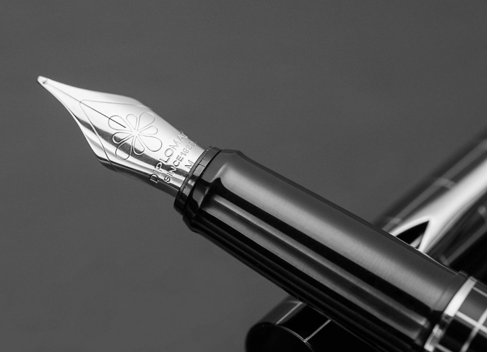 Перьевая ручка Diplomat Optimist Rhomb, артикул D20000208. Фото 3