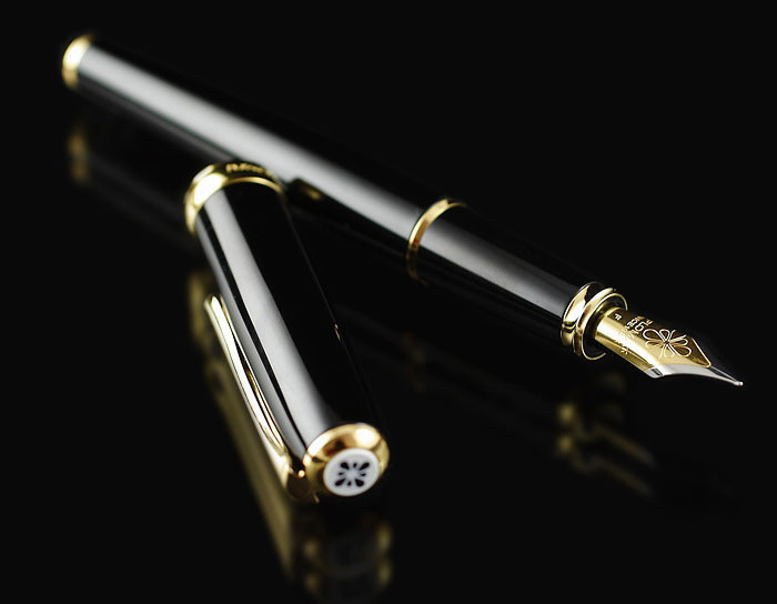 Перьевая ручка Diplomat Excellence A2 Black Lacquer Gold перо сталь, артикул D40203023. Фото 4