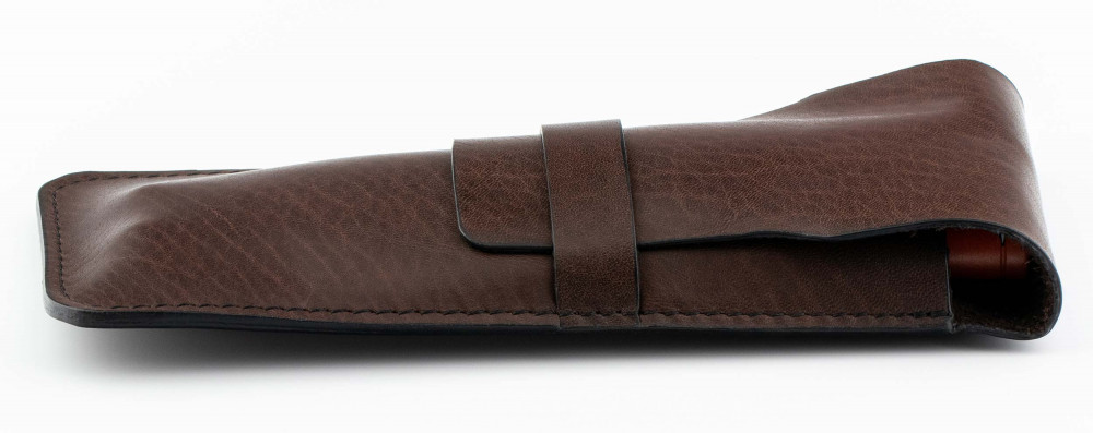 Кожаный чехол для двух ручек без перегородки Handmade коричневый, артикул H22-00722. Фото 6