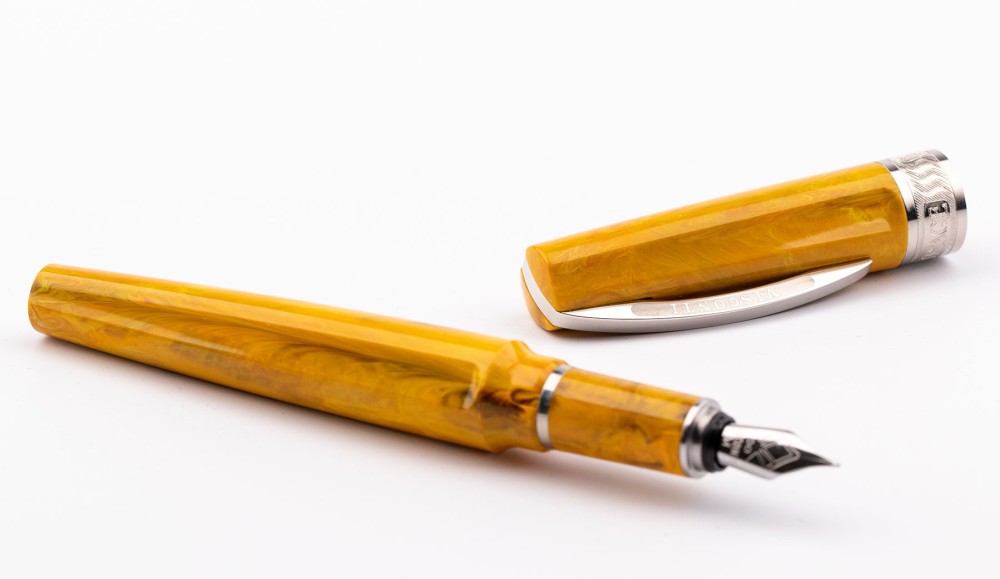 Перьевая ручка Visconti Mirage Amber, артикул KP09-02-FPEF. Фото 4