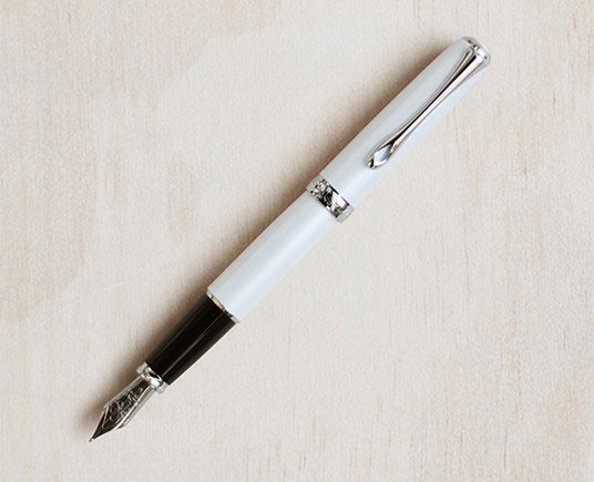 Перьевая ручка Diplomat Excellence A Pearl White перо сталь, артикул D20000364. Фото 2