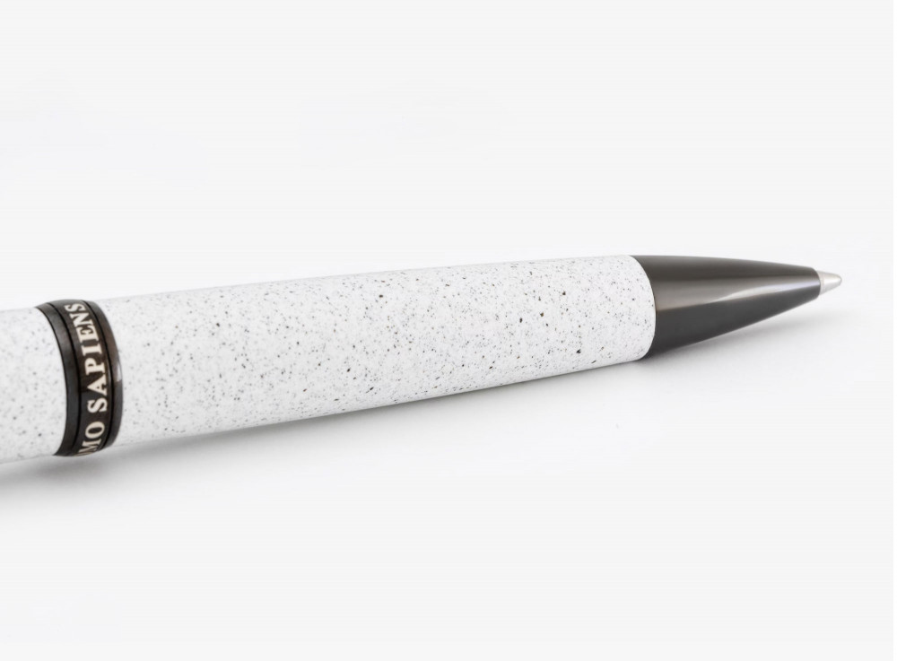 Шариковая ручка Visconti Homo Sapiens Lava Color Ash White, артикул KP15-08-01-BP. Фото 2