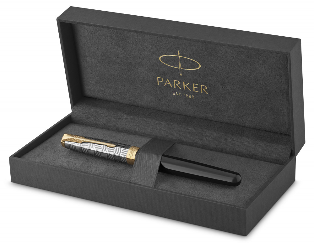 Перьевая ручка Parker Sonnet Premium Metal & Black Lacquer GT, артикул 2119784. Фото 4