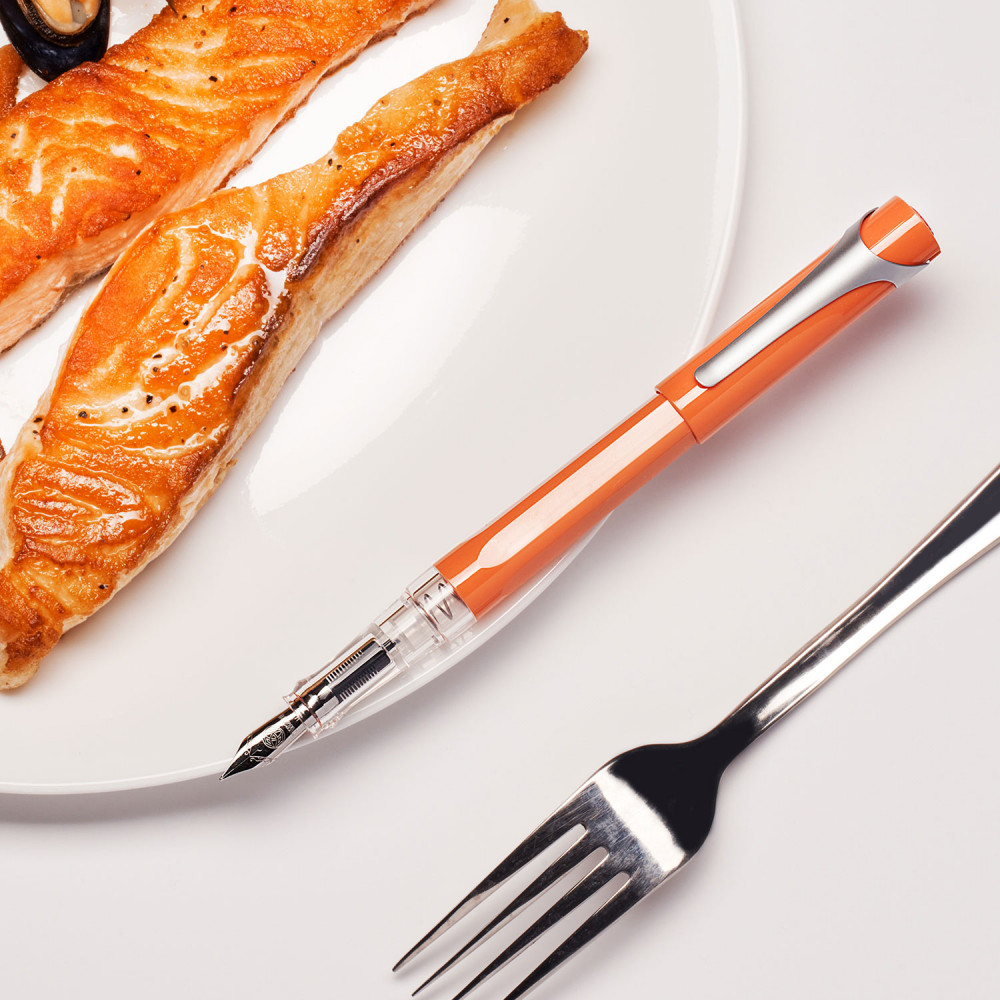Перьевая ручка TWSBI Swipe Salmon, артикул M2532190. Фото 7