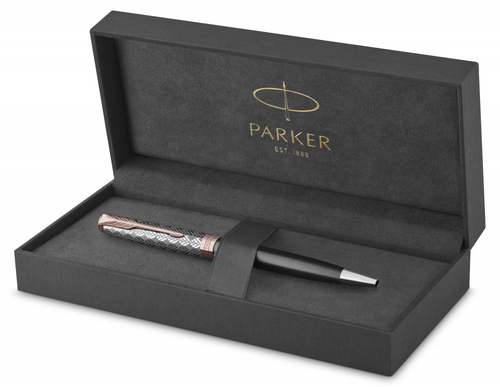 Шариковая ручка Parker Sonnet Premium Metal & Grey Lacquer PGT, артикул 2119791. Фото 3
