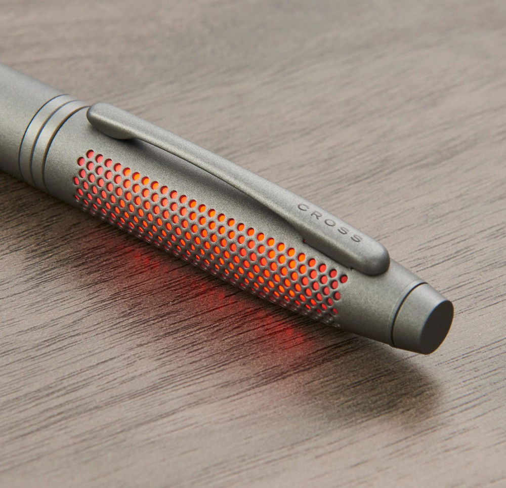Шариковая ручка Cross Lumina Titanuim Grey Lacquer с LED подсветкой, артикул AT0112-29. Фото 9