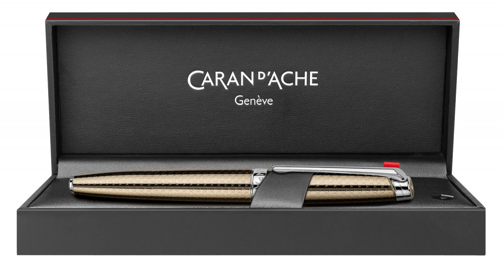 Перьевая ручка Caran d'Ache Leman Caviar SP, артикул 4799.487. Фото 3