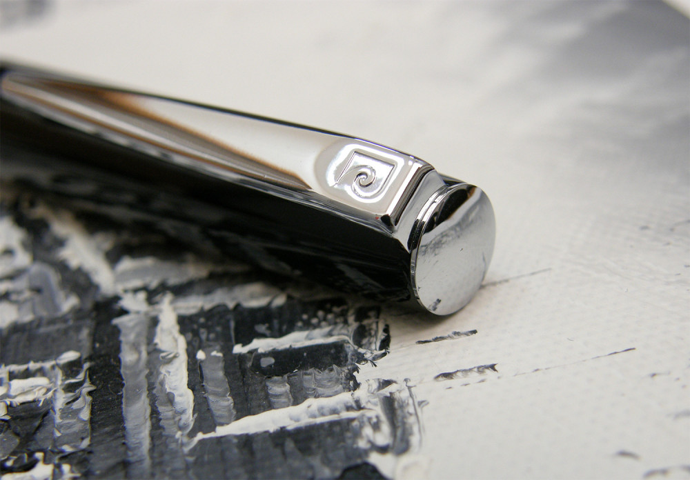 Шариковая ручка Pierre Cardin Libra черный лак синяя вставка из акрила, артикул PC3400BP-02. Фото 5
