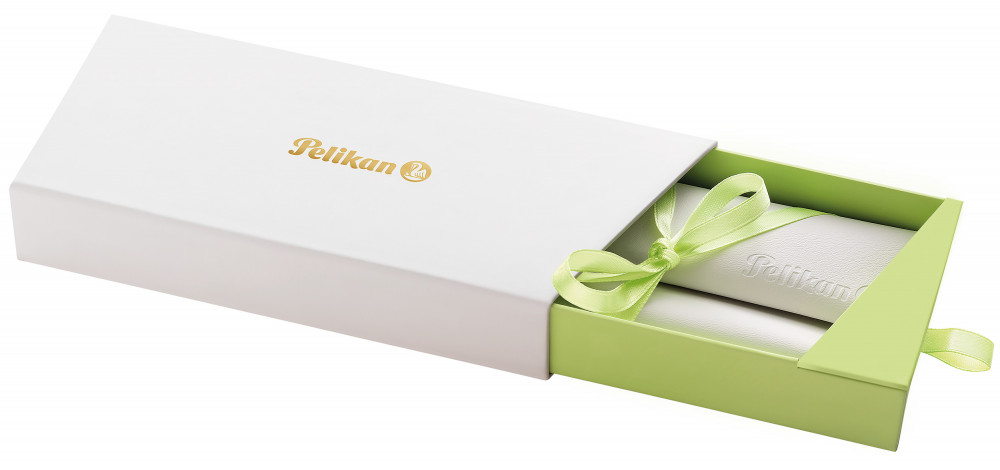 Шариковая ручка Pelikan Elegance Classic K200 Pastel-Green, артикул PL815338. Фото 2