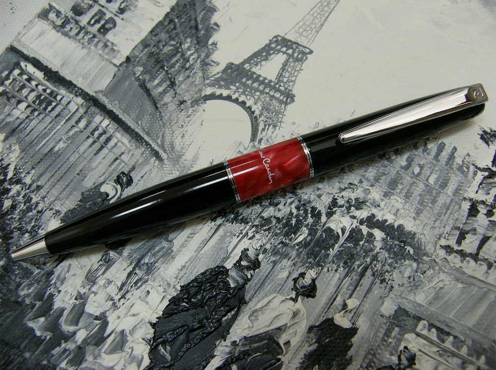 Шариковая ручка Pierre Cardin Libra черный лак красная вставка из акрила, артикул PC3402BP. Фото 2