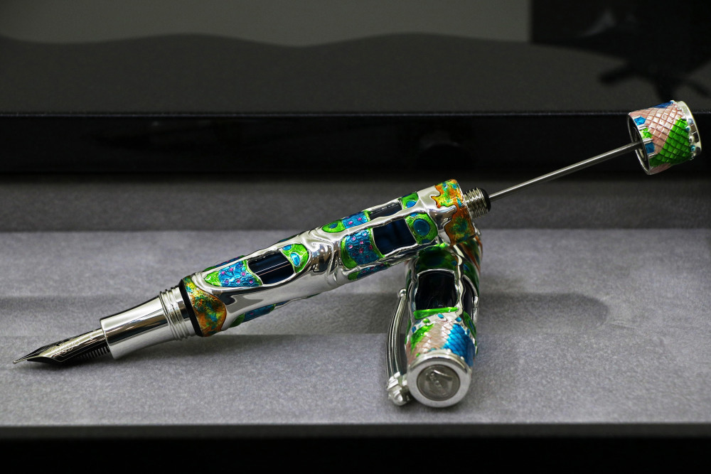 Перьевая ручка Visconti Casa Batllo Silver Limited Edition, артикул KP50-01-FPF. Фото 7