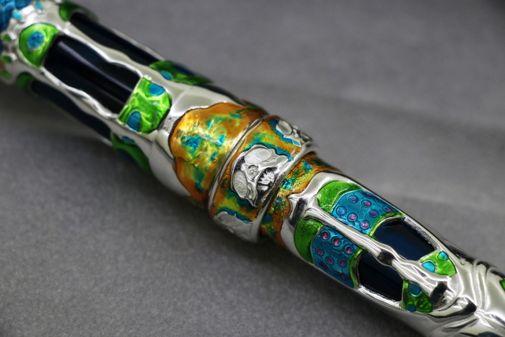 Перьевая ручка Visconti Casa Batllo Silver Limited Edition, артикул KP50-01-FPF. Фото 9