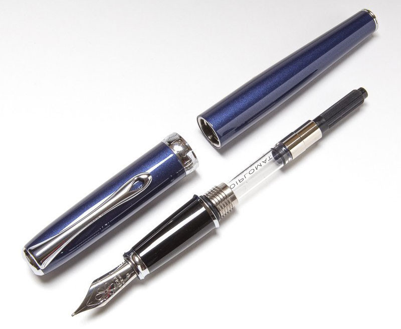 Перьевая ручка Diplomat Excellence A2 Midnight Blue Chrome перо сталь, артикул D40209023. Фото 4