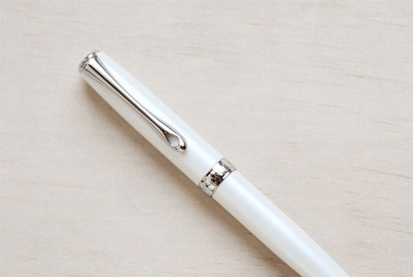 Перьевая ручка Diplomat Excellence A Pearl White перо сталь, артикул D20000364. Фото 5