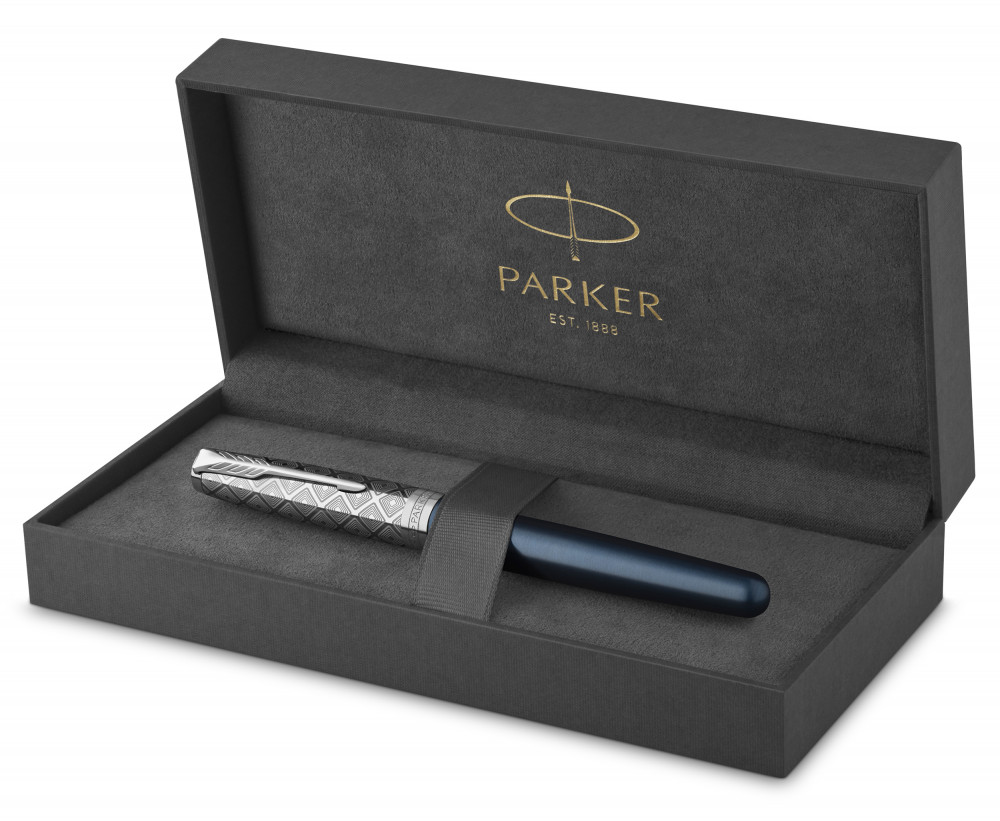 Ручка-роллер Parker Sonnet Premium Metal & Blue Lacquer CT, артикул 2119745. Фото 4