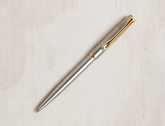 Шариковая ручка Diplomat Traveller Stainless Steel Gold, артикул D10061109. Фото 2