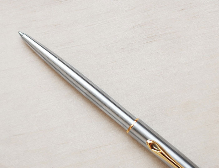 Шариковая ручка Diplomat Traveller Stainless Steel Gold, артикул D10061109. Фото 3