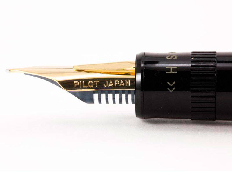 Перьевая ручка Pilot Justus 95 Black Gold, артикул FJ-3MR-NB-F-COF-NT. Фото 4