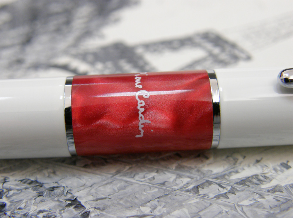 Шариковая ручка Pierre Cardin Libra белый лак красная вставка из акрила, артикул PC3502BP-02. Фото 4
